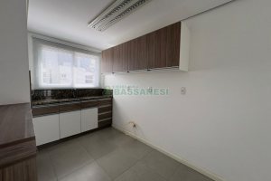 Apartamento com 95m², 2 dormitórios, 2 vagas, no bairro Madureira em Caxias do Sul para Alugar