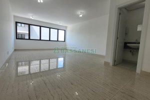 Sala com 38m², 1 vaga, no bairro Pio X em Caxias do Sul para Comprar