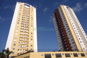 Apartamento com 95m², 3 dormitórios, 2 vagas, no bairro Rio Branco em Caxias do Sul para Alugar