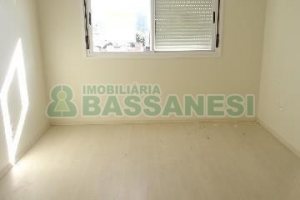 Apartamento com 77m², 2 dormitórios, 1 vaga, no bairro Madureira em Caxias do Sul para Alugar