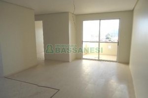 Apartamento com 77m², 2 dormitórios, 1 vaga, no bairro Madureira em Caxias do Sul para Alugar