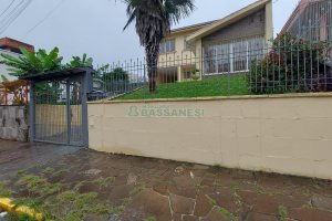 Casa Comercial com 270m², 3 dormitórios, 3 vagas, no bairro Centro em Caxias do Sul para Alugar