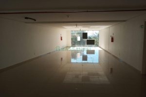 Loja com 204m², 1 vaga, no bairro Madureira em Caxias do Sul para Comprar