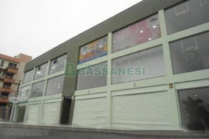 Loja com 204m², 1 vaga, no bairro Madureira em Caxias do Sul para Comprar