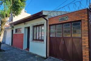 Casa com 100m², 3 dormitórios, 1 vaga, no bairro Centro em Caxias do Sul para Comprar