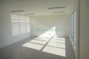 Sala com 42m², 1 vaga, no bairro Panazzolo em Caxias do Sul para Alugar