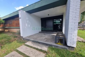 Casa com 300m², 4 dormitórios, 4 vagas, no bairro Centro em Caxias do Sul para Alugar ou Comprar