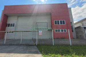 Pavilhão com 580m², 2 vagas, no bairro Cidade Nova em Caxias do Sul para Alugar