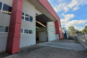 Pavilhão com 580m², 2 vagas, no bairro Cidade Nova em Caxias do Sul para Alugar