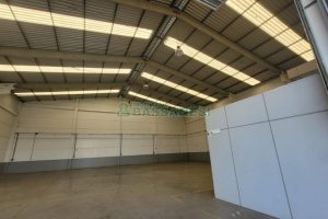 Pavilhão com 580m², 2 vagas, no bairro Cidade Nova em Caxias do Sul para Alugar