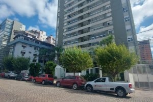 Apto Mobiliado com 140m², 3 dormitórios, 2 vagas, no bairro Centro em Caxias do Sul para Comprar