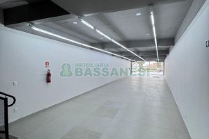 Loja com 545m², no bairro São Pelegrino em Caxias do Sul para Alugar