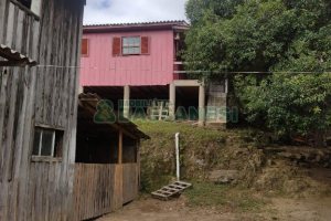 Chácara com 200m², 3 dormitórios, 1 vaga, no bairro Fazenda Souza em Caxias do Sul para Comprar