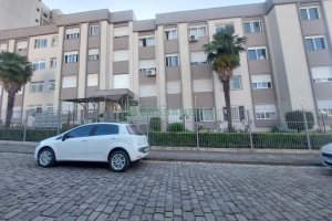 Apto Mobiliado com 75m², 2 dormitórios, 1 vaga, no bairro Pio X em Caxias do Sul para Alugar