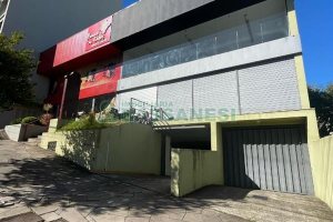 Loja com 252m², 11 vagas, no bairro Lourdes em Caxias do Sul para Alugar ou Comprar