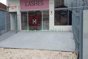 Loja Mobiliada com 298m², 1 vaga, no bairro Centro em Caxias do Sul para Comprar