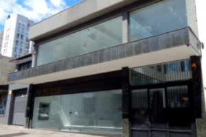 Loja com 594m², 12 vagas, no bairro Centro em Caxias do Sul para Comprar