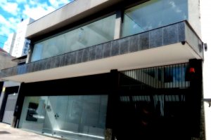 Loja com 594m², 12 vagas, no bairro Centro em Caxias do Sul para Comprar