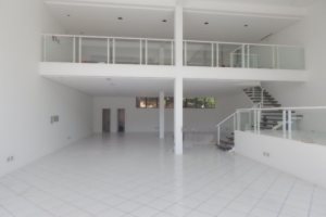 Loja com 594m², 12 vagas, no bairro Centro em Caxias do Sul para Comprar