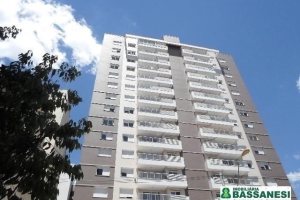 Apartamento com 117m², 3 dormitórios, 2 vagas, no bairro Centro em Caxias do Sul para Comprar