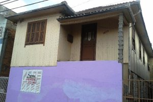 Casa com 200m², 3 dormitórios, no bairro Centro em Caxias do Sul para Comprar