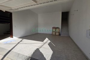 Casa com 265m², 4 dormitórios, 2 vagas, no bairro Sanvitto em Caxias do Sul para Comprar