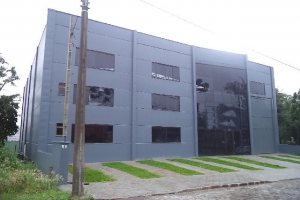 Pavilhão com 678m², no bairro Ana Rech em Caxias do Sul para Alugar