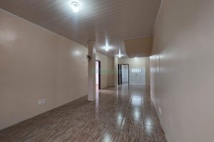 Casa com 94m², 2 dormitórios, 1 vaga, no bairro Interlagos em Caxias do Sul para Alugar