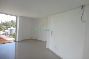 Sala com 92m², no bairro Madureira em Caxias do Sul para Comprar