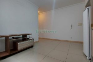 Apto Mobiliado com 37m², 1 dormitório, 1 vaga, no bairro Petrópolis em Caxias do Sul para Comprar