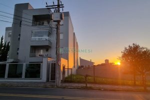 Apto Mobiliado com 37m², 1 dormitório, 1 vaga, no bairro Petrópolis em Caxias do Sul para Comprar