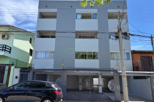 Kitinete Mobiliado com 34m², 1 dormitório, 1 vaga, no bairro Petrópolis em Caxias do Sul para Alugar