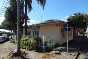 Casa Comercial com 150m², 5 dormitórios, 3 vagas, no bairro Bela Vista em Caxias do Sul para Comprar