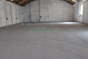 Pavilhão com 450m², no bairro Santa Catarina em Caxias do Sul para Alugar