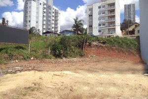 Terreno com 372m², no bairro Cinqüentenário em Caxias do Sul para Alugar