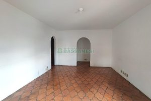 Apartamento com 112m², 3 dormitórios, 2 vagas, no bairro Centro em Caxias do Sul para Comprar
