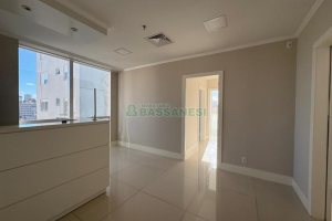 Sala com 59m², 1 vaga, no bairro São Pelegrino em Caxias do Sul para Alugar ou Comprar