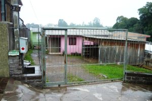 Casa com 50m², 2 dormitórios, 1 vaga, no bairro Cidade Nova em Caxias do Sul para Comprar