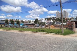 Terreno com 384m², no bairro São José em Caxias do Sul para Alugar ou Comprar