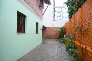 Casa com 120m², 3 dormitórios, 2 vagas, no bairro Centro em Caxias do Sul para Comprar