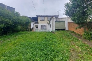 Casa com 166m², 2 dormitórios, 1 vaga, no bairro Rio Branco em Caxias do Sul para Comprar