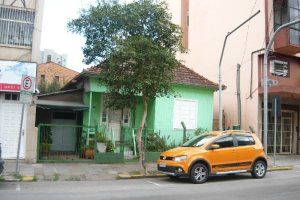 Terreno com 70m², 3 dormitórios, no bairro São Pelegrino em Caxias do Sul para Comprar