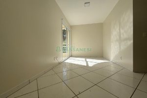 Apartamento com 68m², 2 dormitórios, 2 vagas, no bairro Vinhedos em Caxias do Sul para Alugar