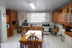 Casa com 108m², 3 dormitórios, 1 vaga, no bairro Salgado Filho em Caxias do Sul para Comprar