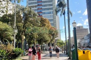 Apartamento com 305m², 4 dormitórios, no bairro Centro em Caxias do Sul para Comprar