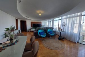 Apartamento com 305m², 4 dormitórios, no bairro Centro em Caxias do Sul para Comprar