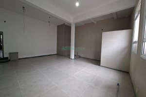 Loja com 140m², 1 vaga, no bairro Pio X em Caxias do Sul para Alugar