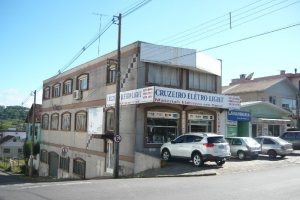 Predio com 490m², no bairro Cruzeiro em Caxias do Sul para Comprar