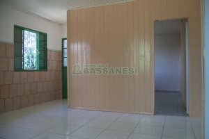 Casa com 63m², 2 dormitórios, 1 vaga, no bairro Planalto em Caxias do Sul para Comprar