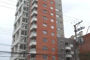 Apartamento com 90m², 2 dormitórios, 1 vaga, no bairro Centro em Caxias do Sul para Comprar